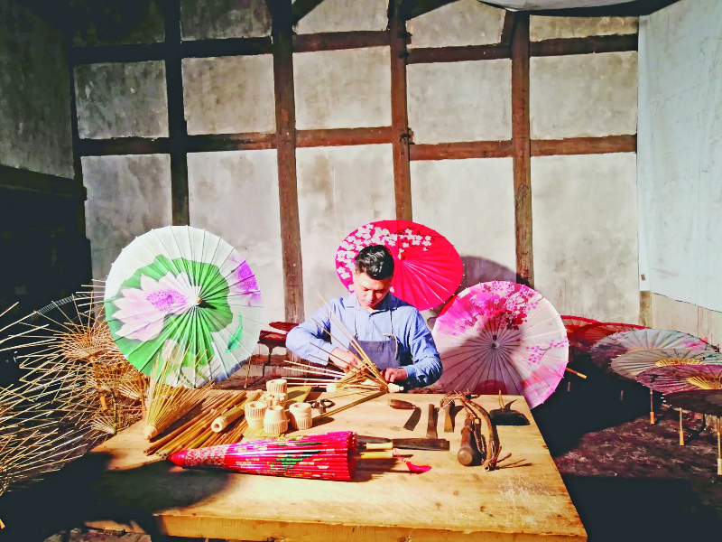 泸州分水油纸?。捍邮庥晗镒呦蚴澜缥杼?>
                        </a>
                        <div   id=